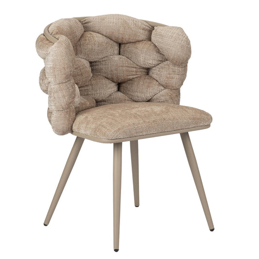 Set van twee Pole To Pole Rock eetkamerstoelen in crèmekleur, met een geweven-look rugleuning en armleuningen, geplaatst in een moderne eetkamer