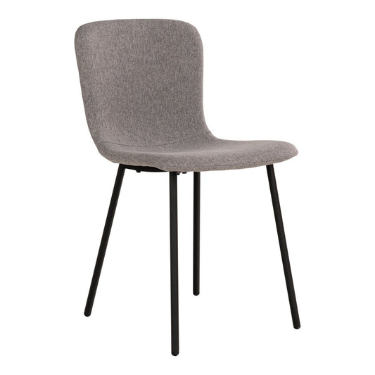 Set van twee House Nordic Halden eetkamerstoelen in lichtgrijs polyester met zwarte stalen poten, modern design.