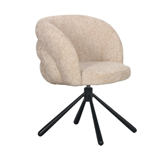 Pole To Pole Pebble Draaibare Eetkamerstoel Latte, een moderne beige draaistoel met organische vormen en een zachte bekleding, perfect voor een stijlvol interieur.