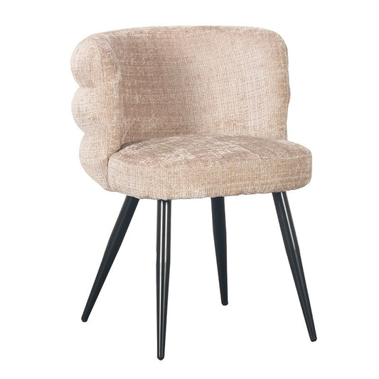 Set van twee Pole To Pole Cloud eetkamerstoelen in crèmekleurige bekleding, met afgeronde vormen en zwarte poten, staand rond een eettafel.