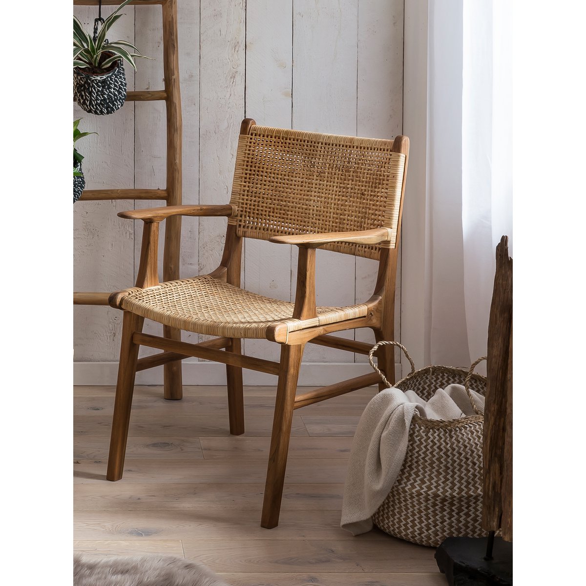 Teakhouten fauteuil met Weens vlechtwerk (rotan) — fauteuil kopen bij MEUBELIER