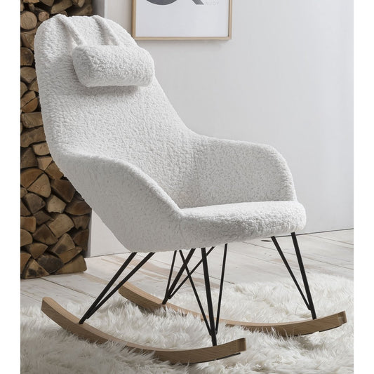 Witte schommelstoel van teddybont – Scandinavisch design