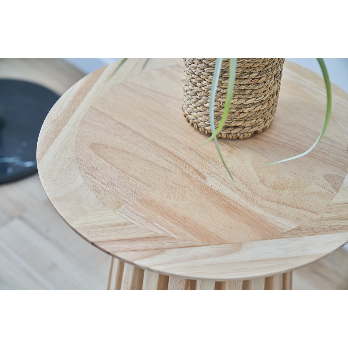 Zijtafel – ronde houten bijzettafel 40x50 cm (100 kg) — achteraanzicht — MEUBELIER
