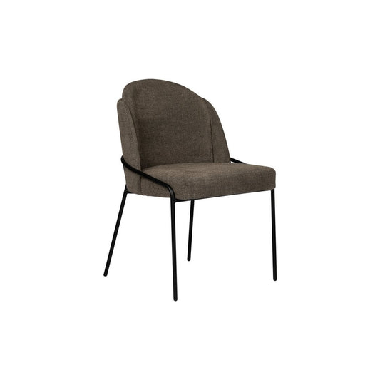 Set van 2 Pole To Pole Fjord eetkamerstoelen in taupe, met zwarte metalen poten, staand aan een eettafel in een modern interieur.