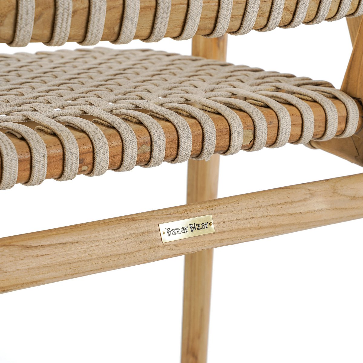 Trikeri tuinstoel van gerecycled teakhout — close-up materiaal — MEUBELIER