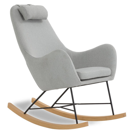 Schommelstoel grijs textiel – Scandinavisch design met eiken lopers