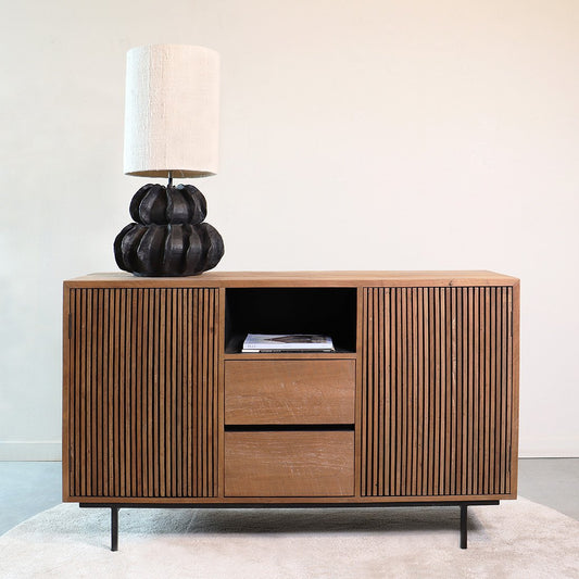 Rhythm teakhouten dressoir – 140x45x85 cm — zijaanzicht
