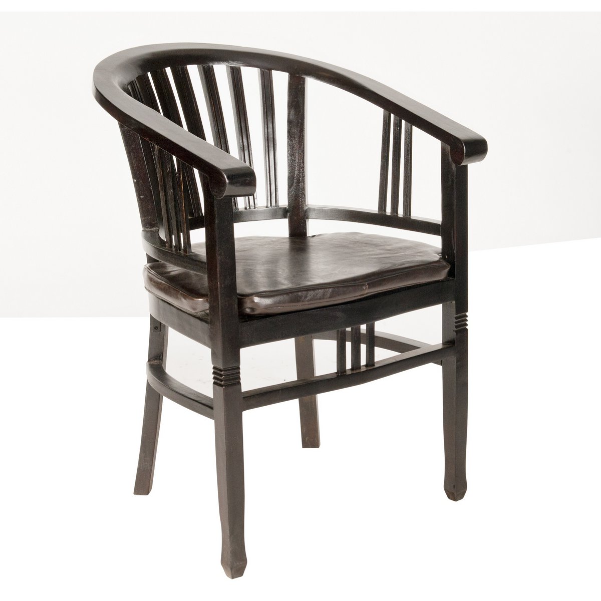 Fauteuil van massief hout – handgemaakt in koloniale stijl — maatoverzicht — MEUBELIER