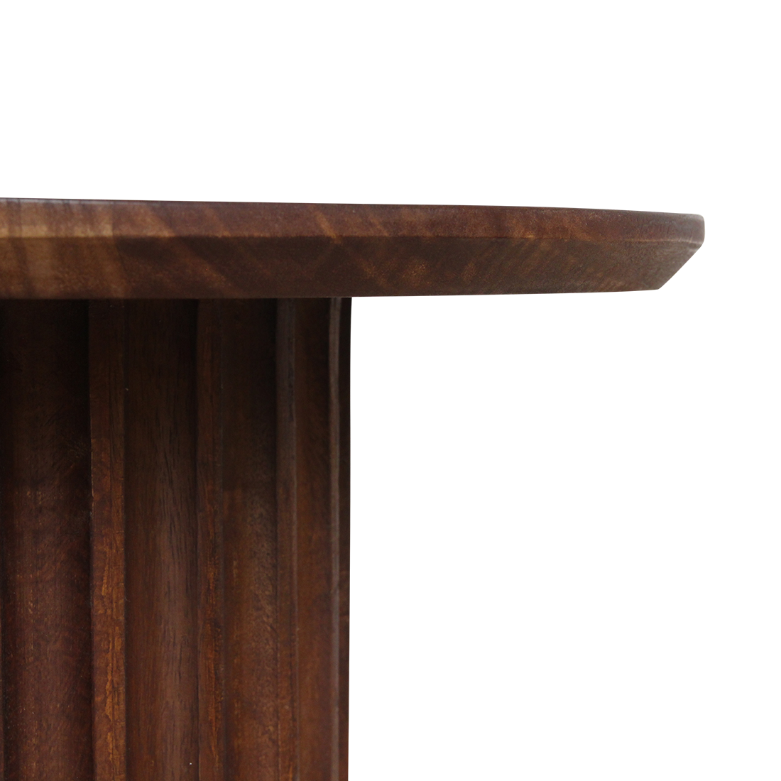 Bullnose bijzettafel bruin 55 cm – mangohout met karakter — close-up materiaal — MEUBELIER